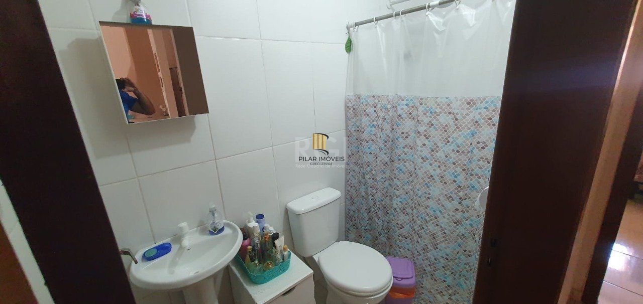 Casa para Venda - 75m², 2 dormitórios, 1 vaga - Hípica