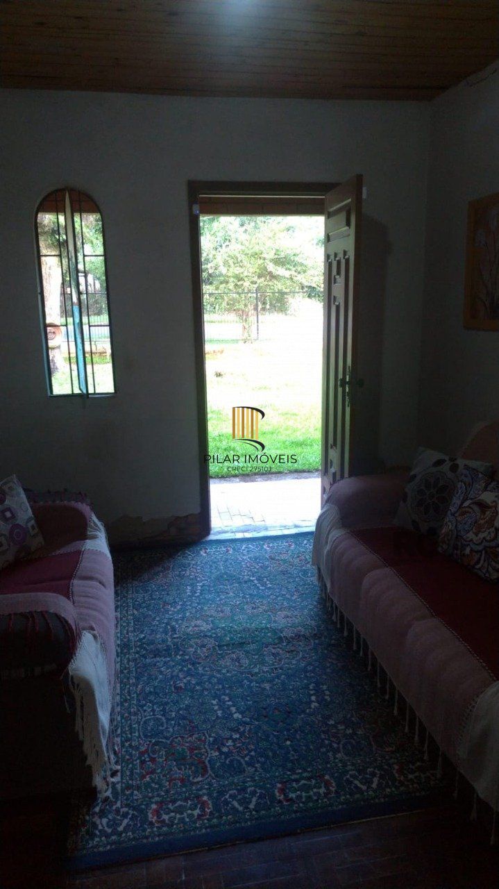 Casa de 2 dormitórios no bairro Belém Velho