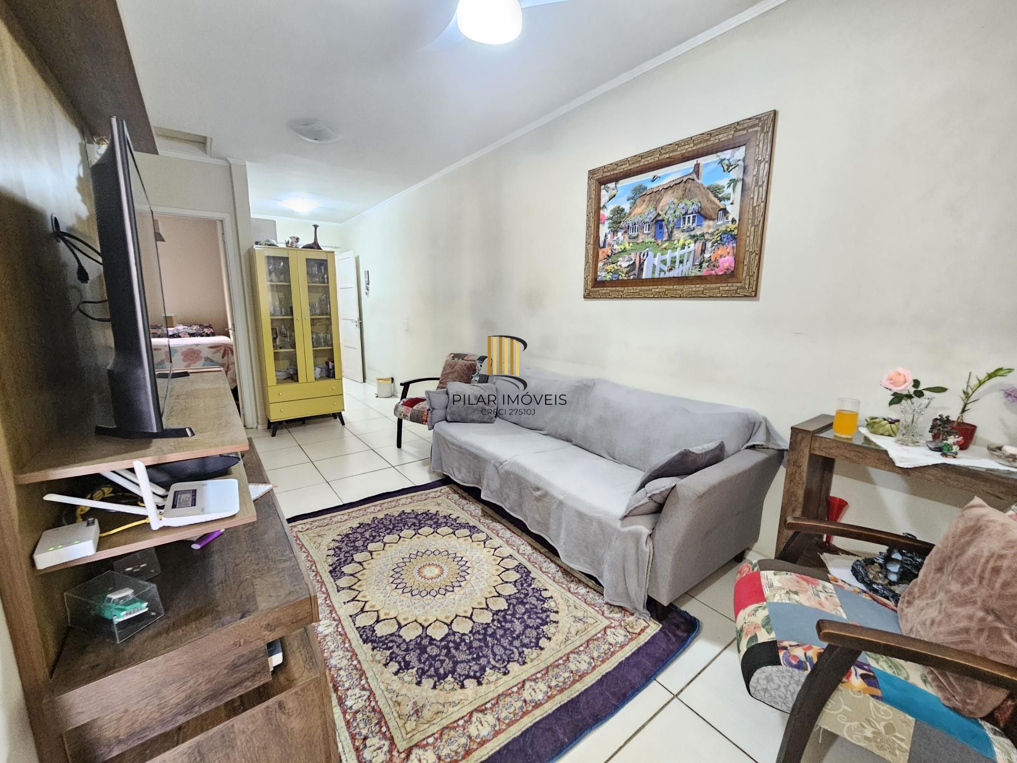 Oportunidade Única! Casa Residencial com 2 Quartos, 2 Banheiros e 2 Vagas de Garagem em Cachoeirinha, Rio Grande do Sul**