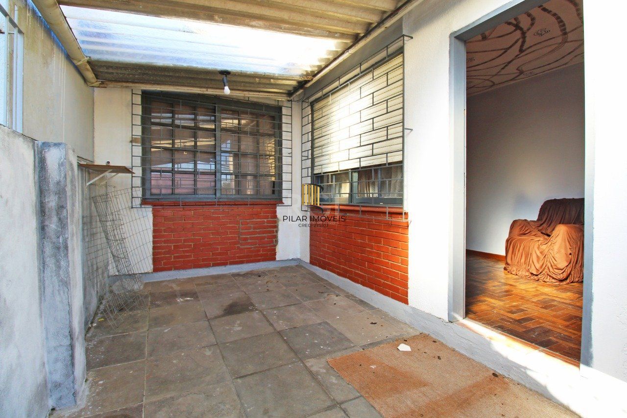 Casa 5 Dormitório(s) Bairro Camaquã