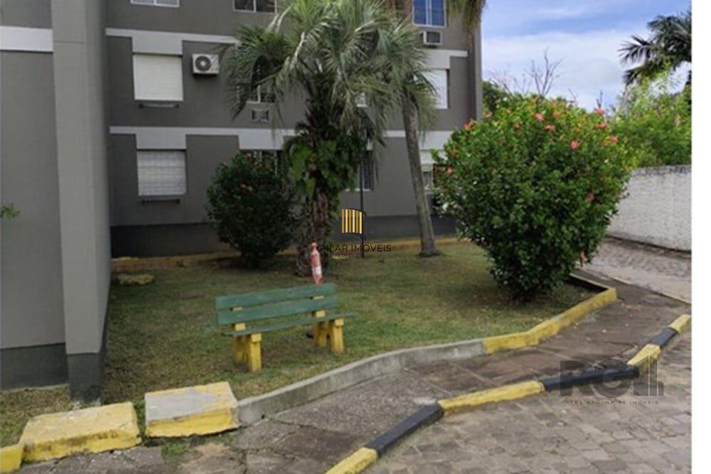 Apartamento com 02 quartos e 01 vaga escriturada e coberta, na Av. Antônio de Carvalho
