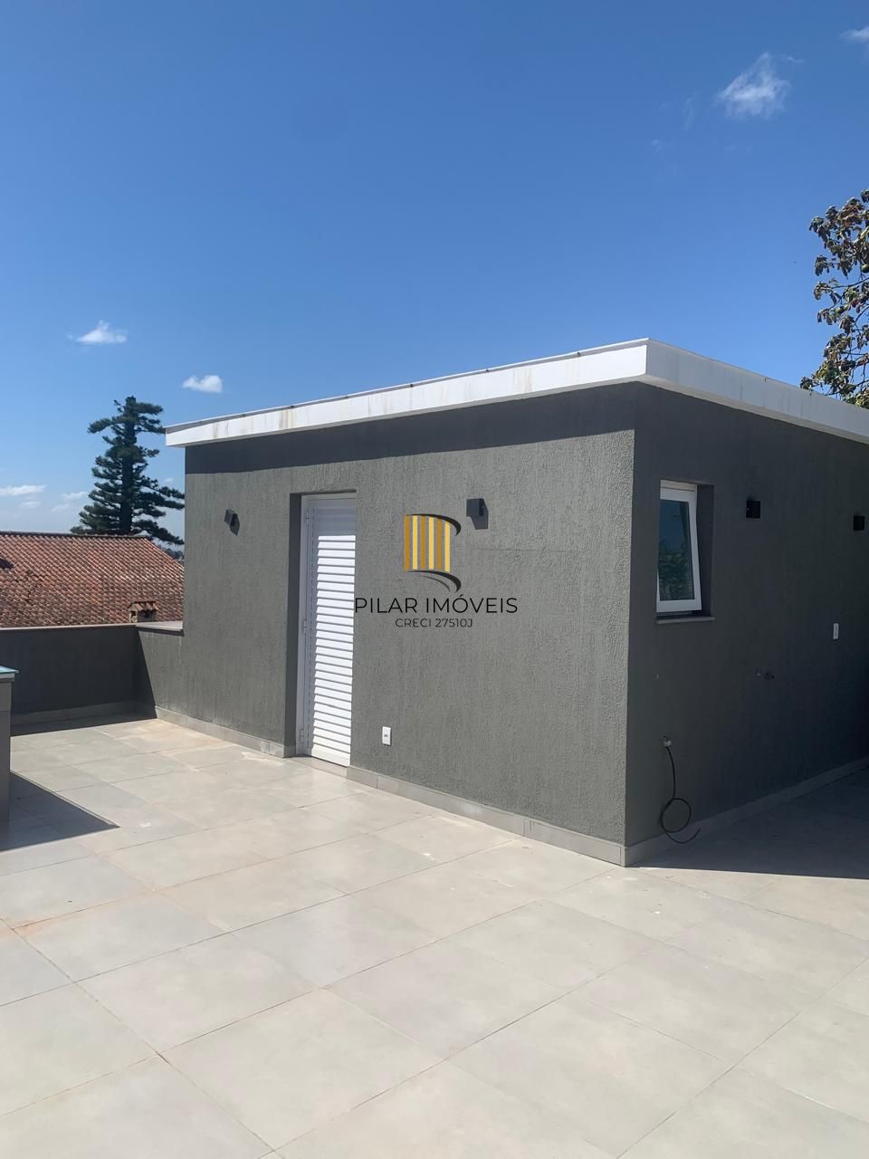 Casa com 3 dormitórios e suíte à Venda no Bairro Medianeira - Porto Alegre/RS