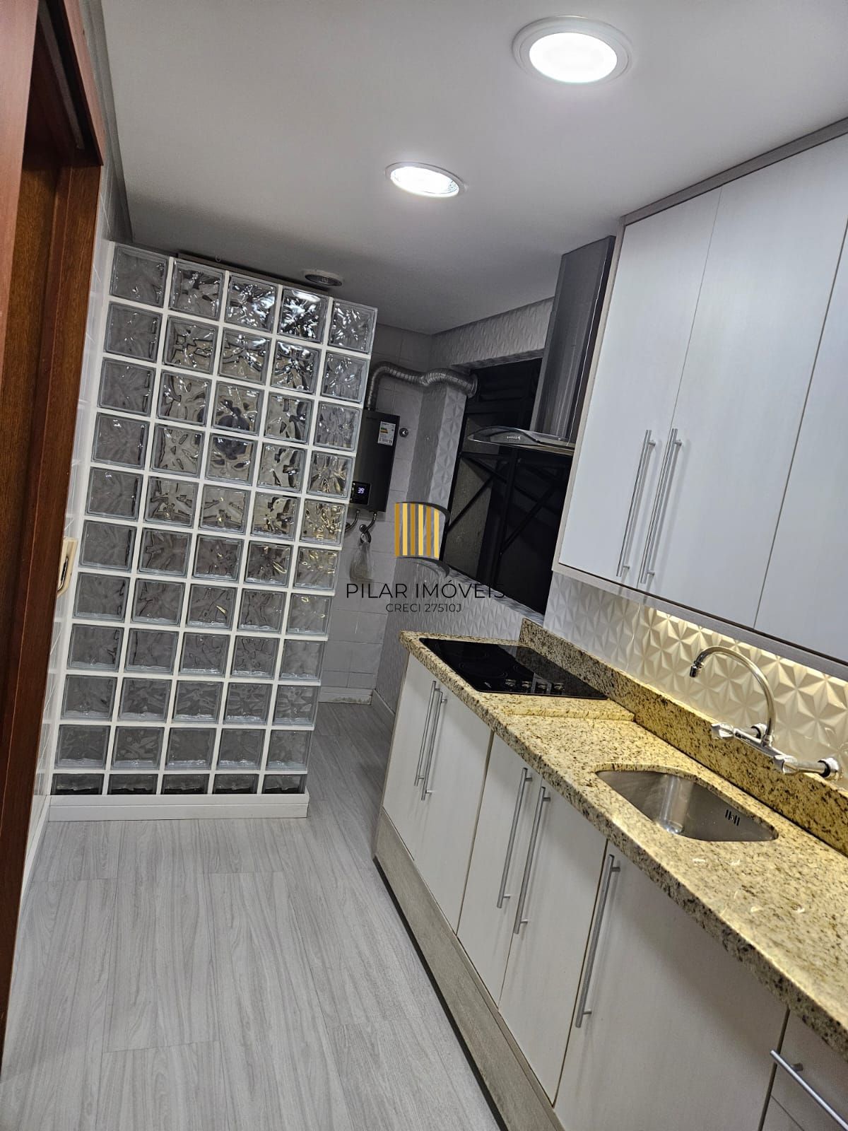 Apartamento com 02 quartos e 01 vaga no Centro Histórico de Porto Alegre