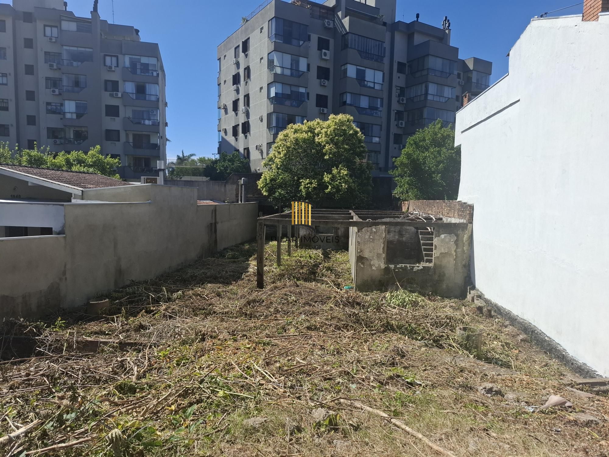 ÓTIMO Terreno no Bairro Tristeza - 12 x 35 - Projeto APROVADO para condomínio residencial 3 casas.