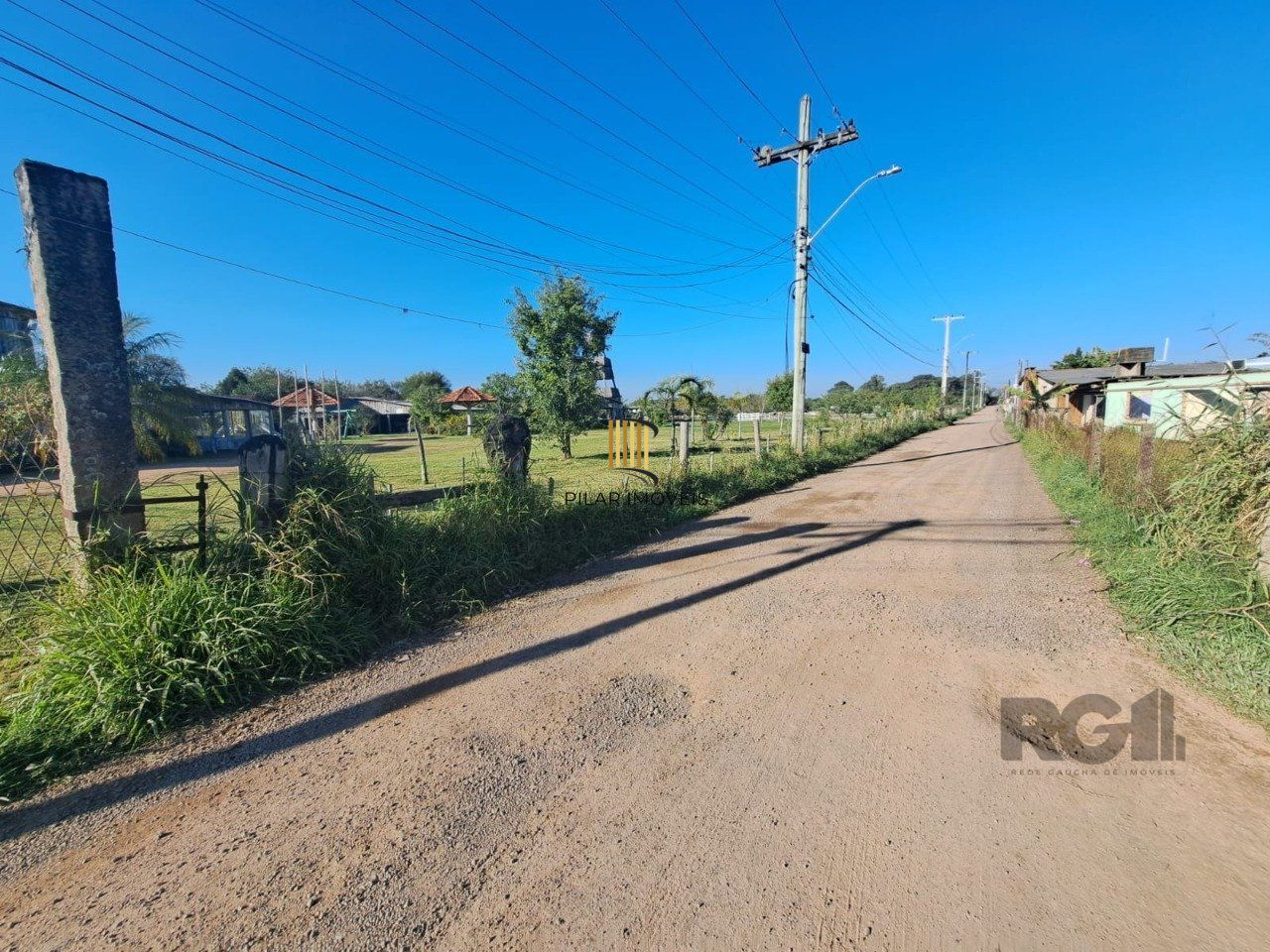 Casa à venda 2 dormitórios 3 vagas no Bairro Lami Porto Alegre RS