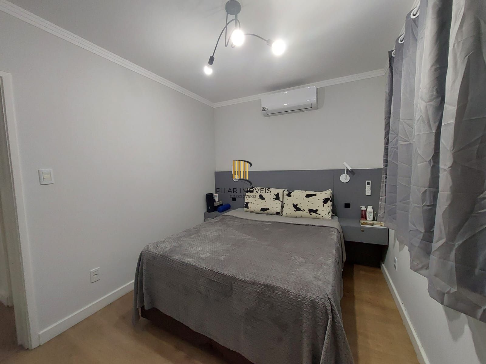 Cobertura com 02 quartos e 01 vaga coberta no Bairro Santana Porto Alegre