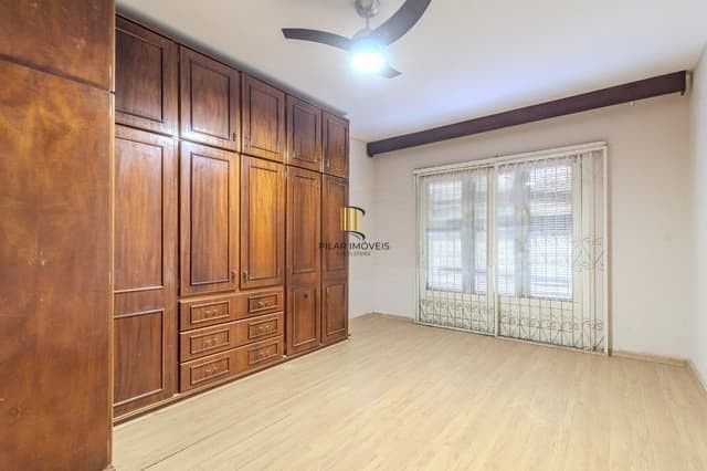 Casa com 04 quartos no Bairro : Partenon em Porto Alegre/RS