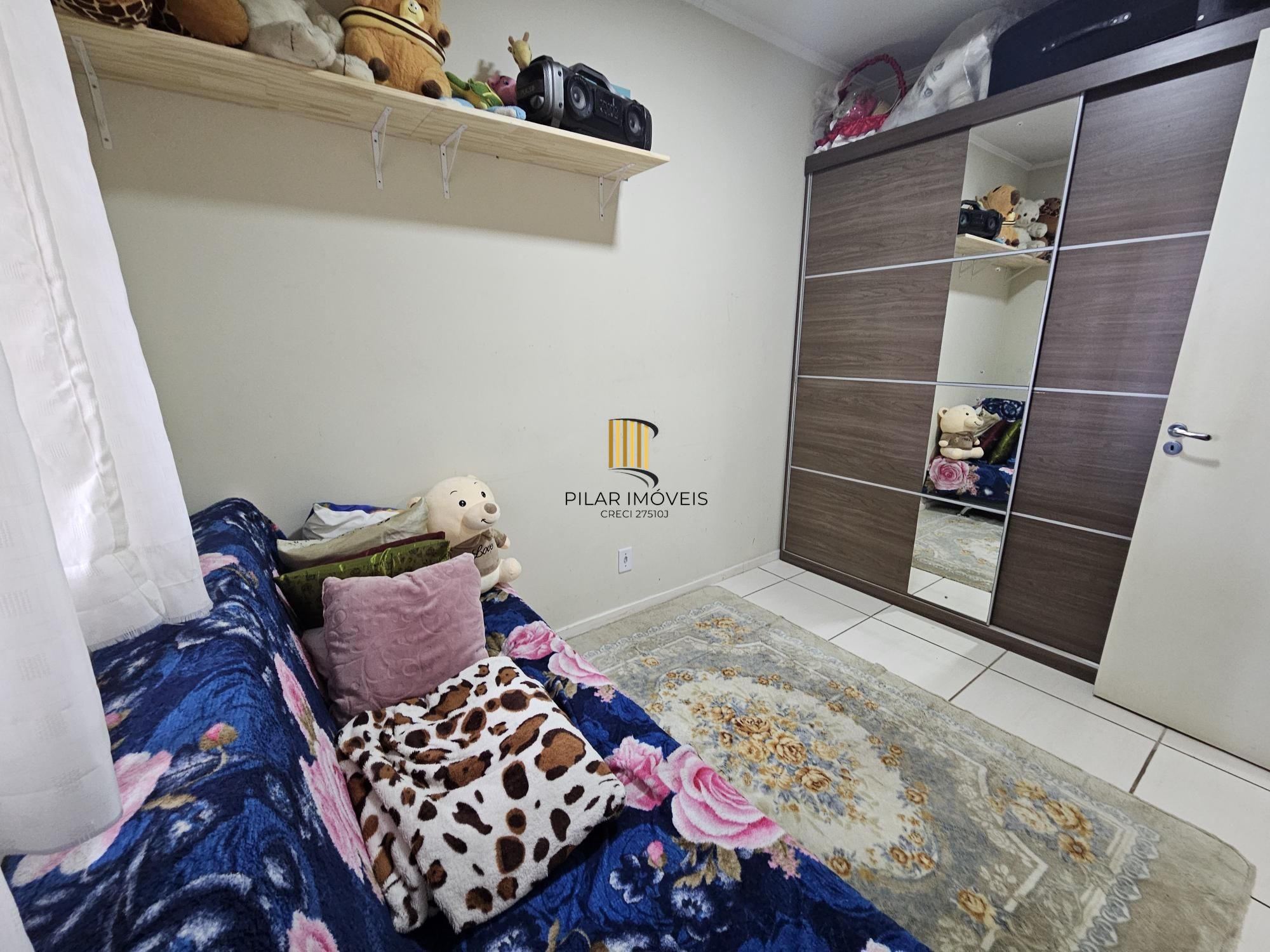Oportunidade Única! Casa Residencial com 2 Quartos, 2 Banheiros e 2 Vagas de Garagem em Cachoeirinha, Rio Grande do Sul**