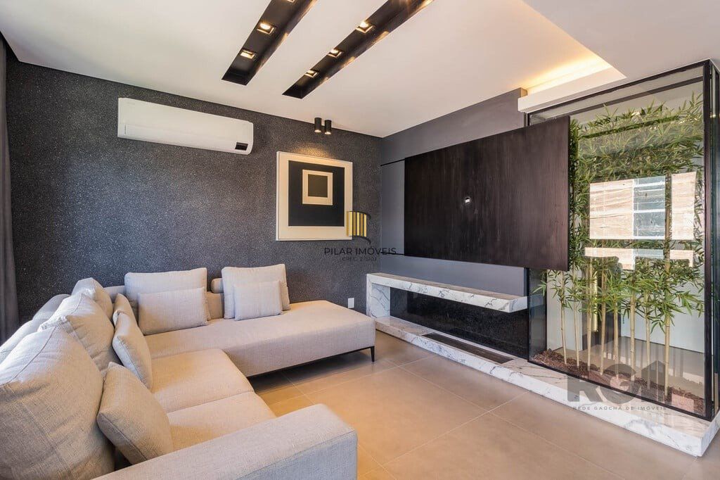 Apartamento para Venda - 130.07m², 3 dormitórios, sendo 3 suites, 3 vagas - Petrópolis