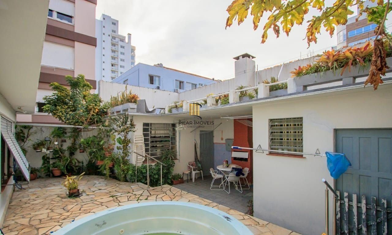 Casa para Venda - 222m², 3 dormitórios, sendo 3 suites, 2 vagas - Menino Deus