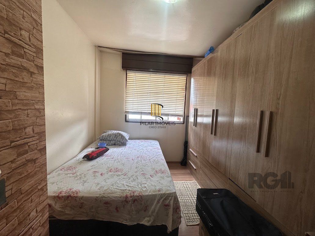 Apartamento a venda, dois dormitórios mobiliado no bairro Cristal.