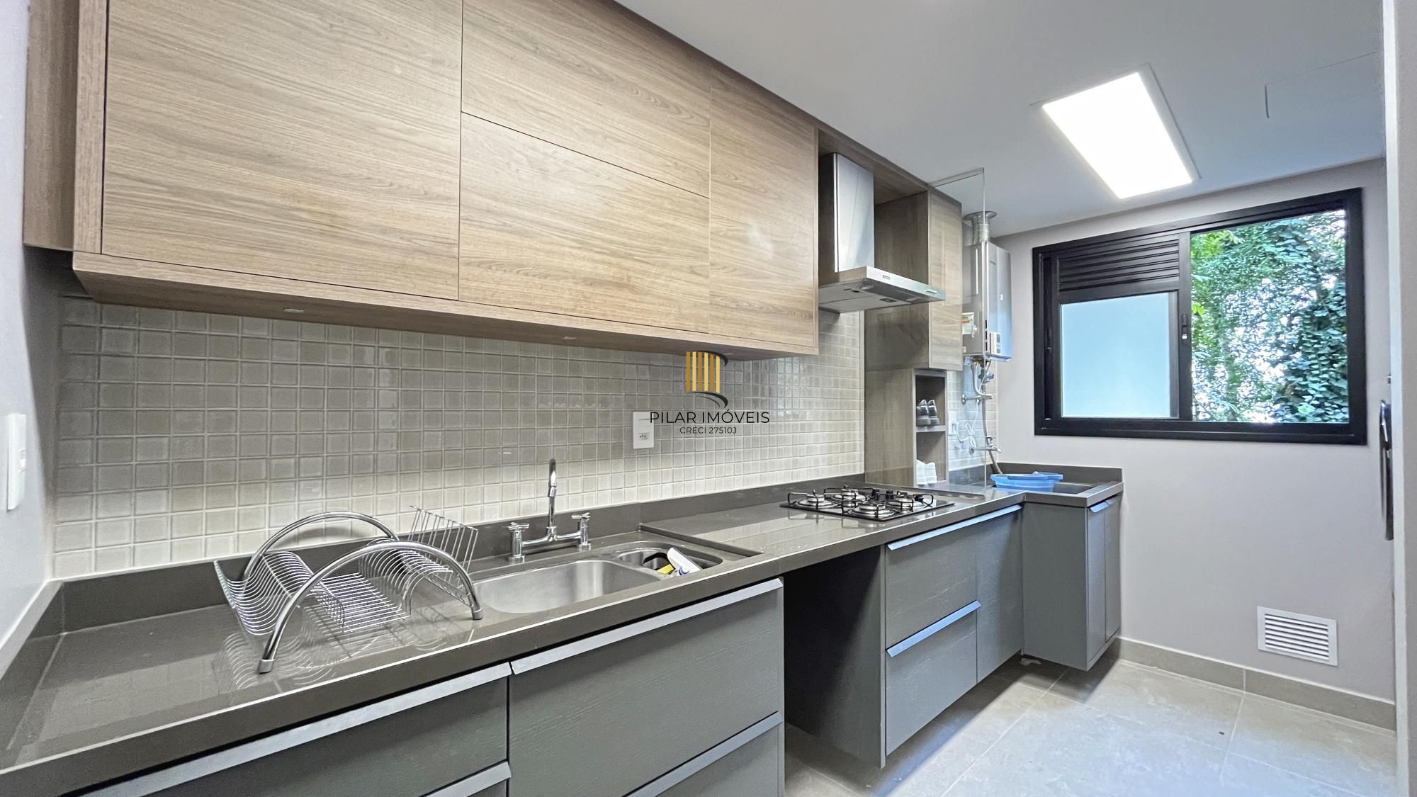 LINDO APARTAMENTO 3 DORMITÓRIOS NO MENINO DEUS