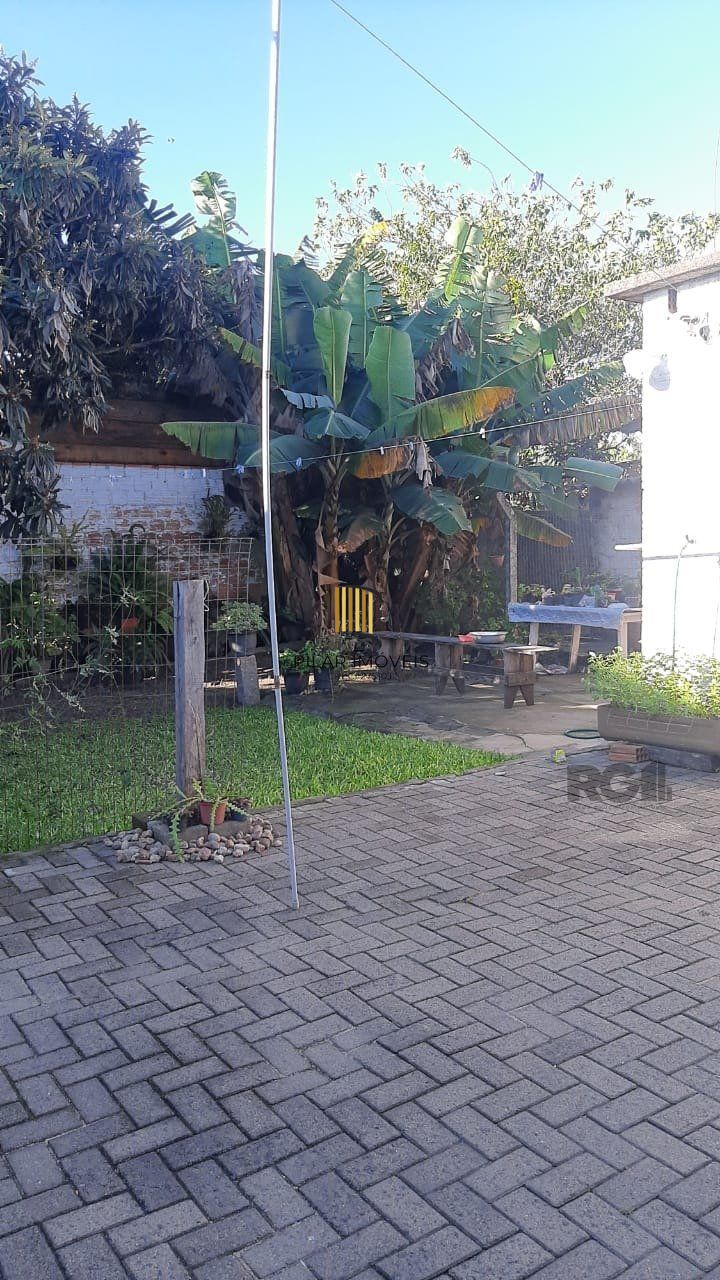 Casa com 2 quartos, 1 vaga de garagem coberta, no bairro Lami, Porto Alegre/RS