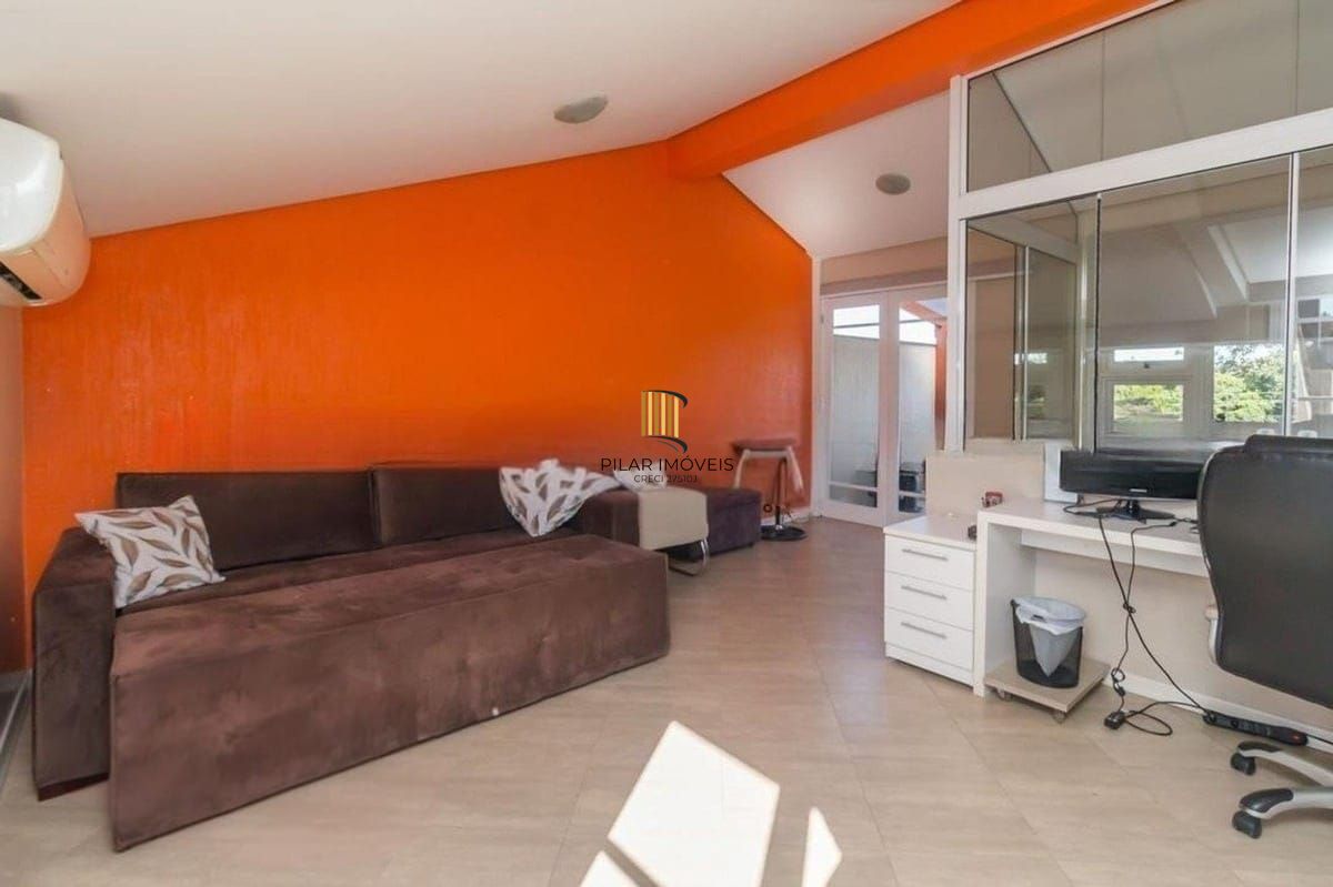 Casa com 03 quartos no Bairro de Ipanema em Porto Alegre/RS