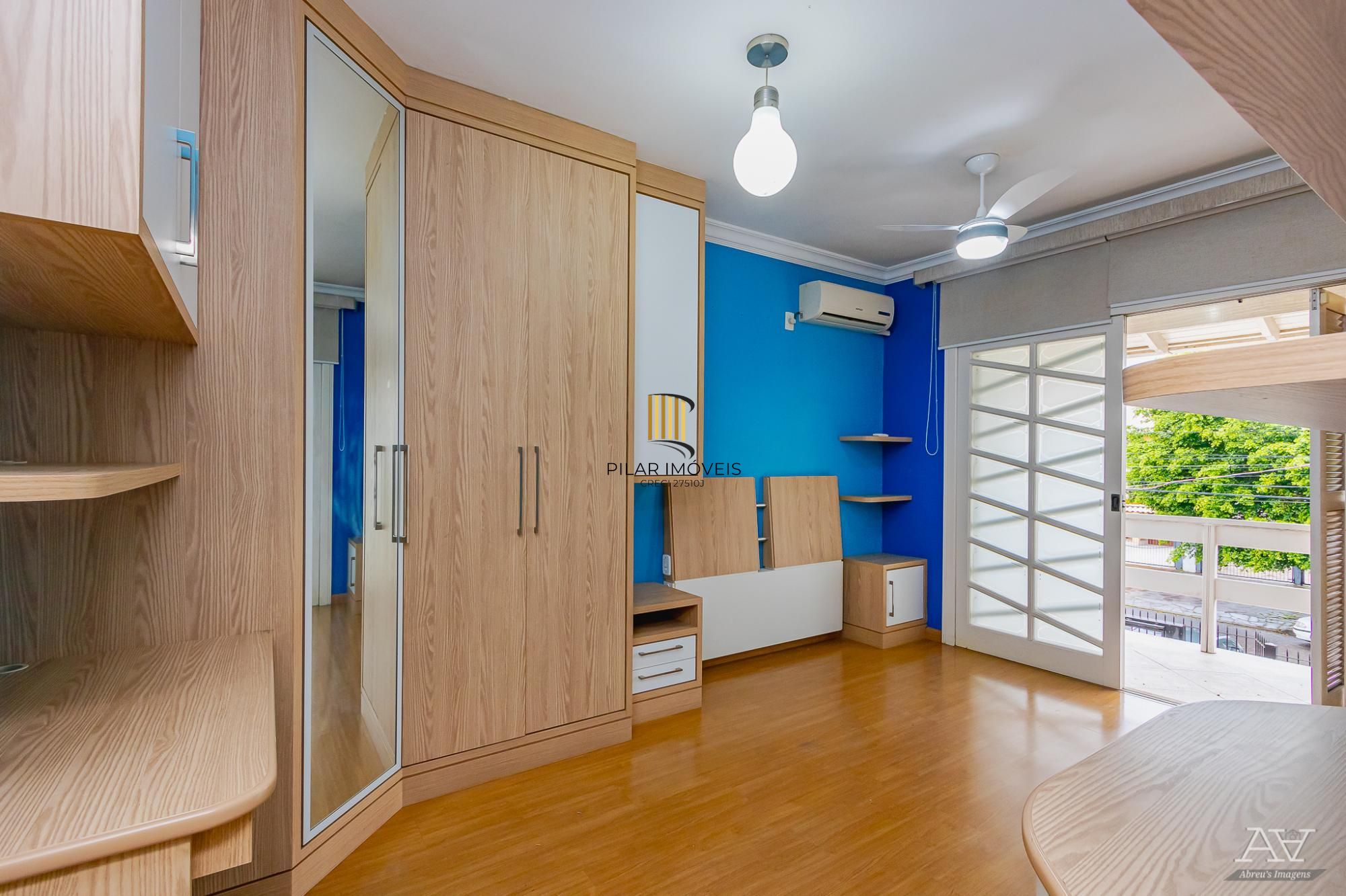 Linda Casa com 3 suítes no Santa Fé