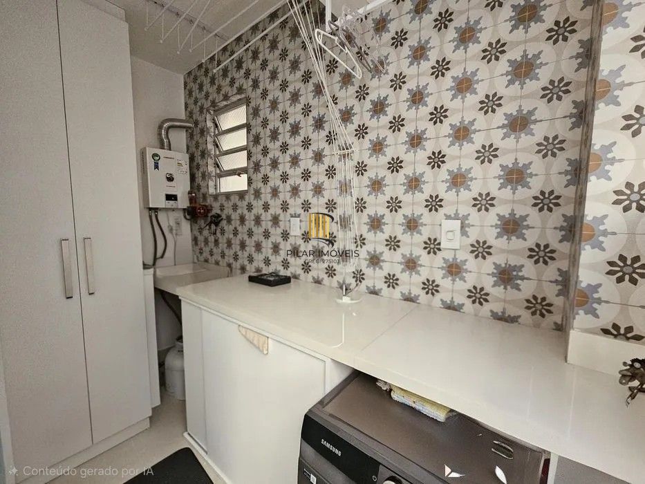 Apartamento de 02 quartos  semimobiliado no Bairro Petropólis