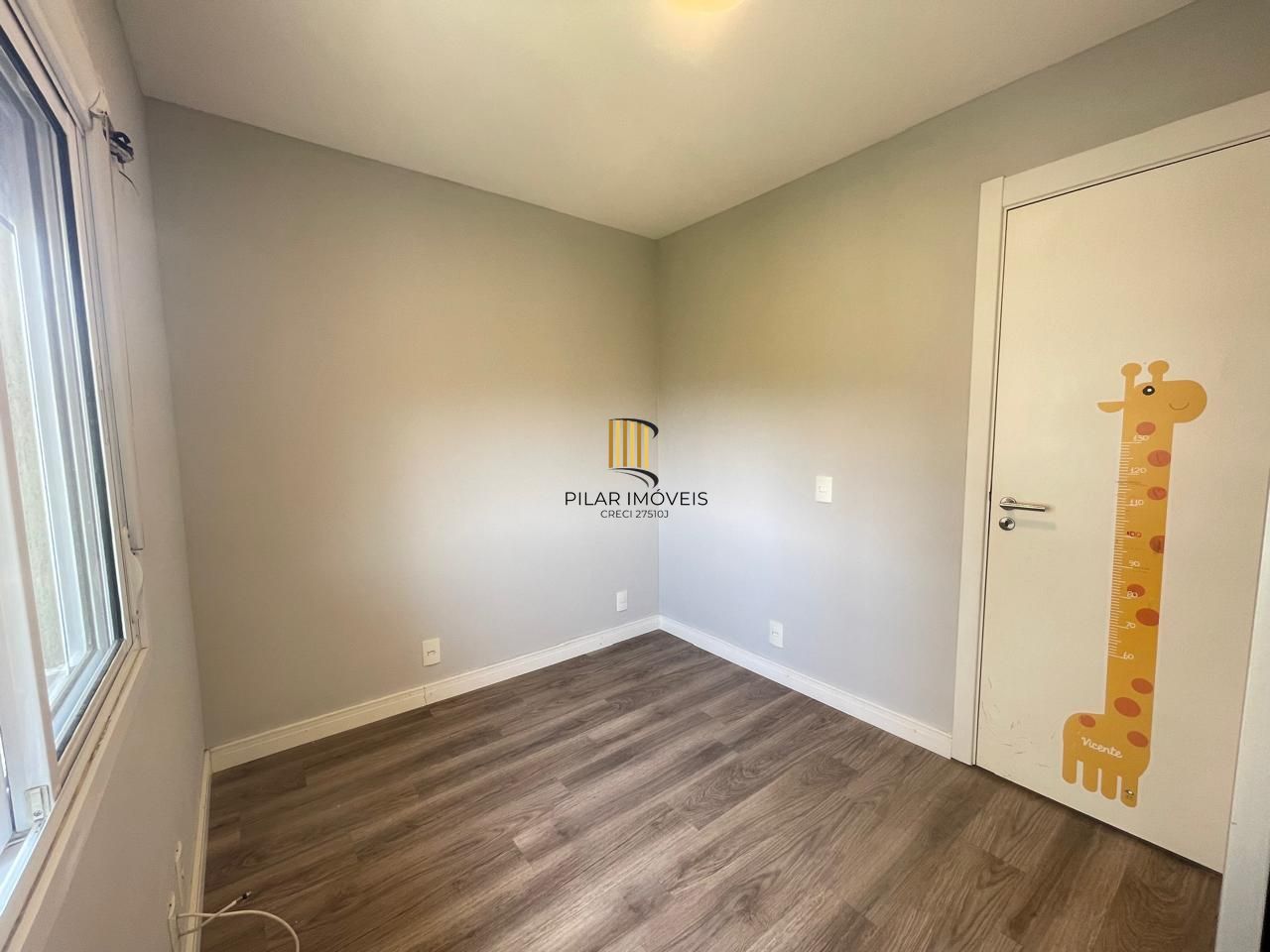 Impecável apartamento semimobiliado, 2 dormitórios, 2 banheiros e 1 vaga coberta