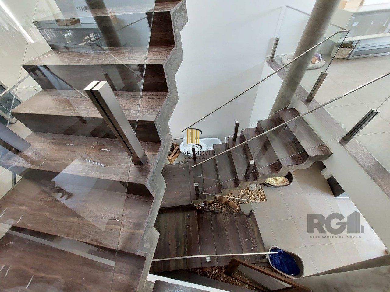 Casa para Venda - 296m², 3 dormitórios, sendo 1 suites, 3 vagas - Vila Nova, Porto Alegre