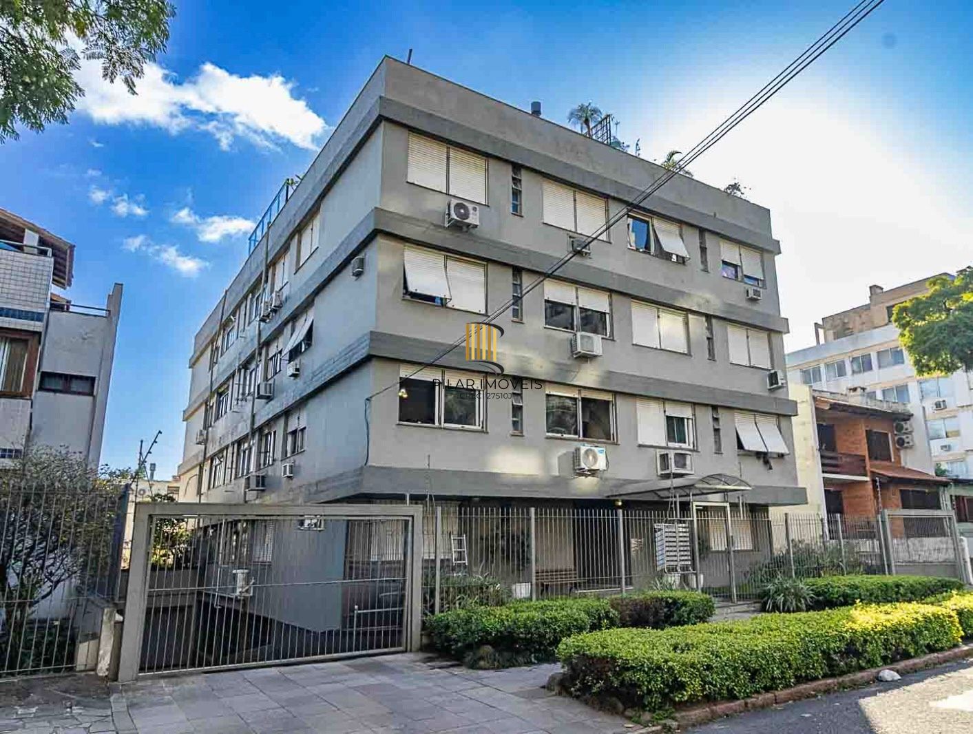 Apartamento a venda no bairro Auxliadora dois dormitórios, totalmente reformado.