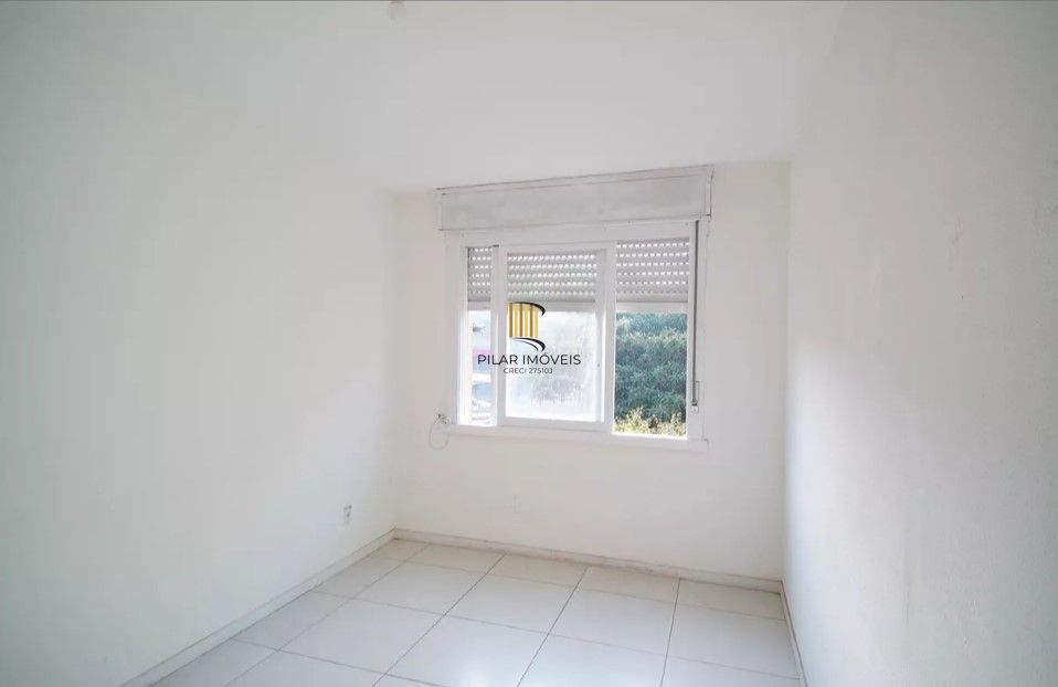 Apartamento com 01 Quarto e 01 Vaga escriturada no Bairro Jardim do Salso