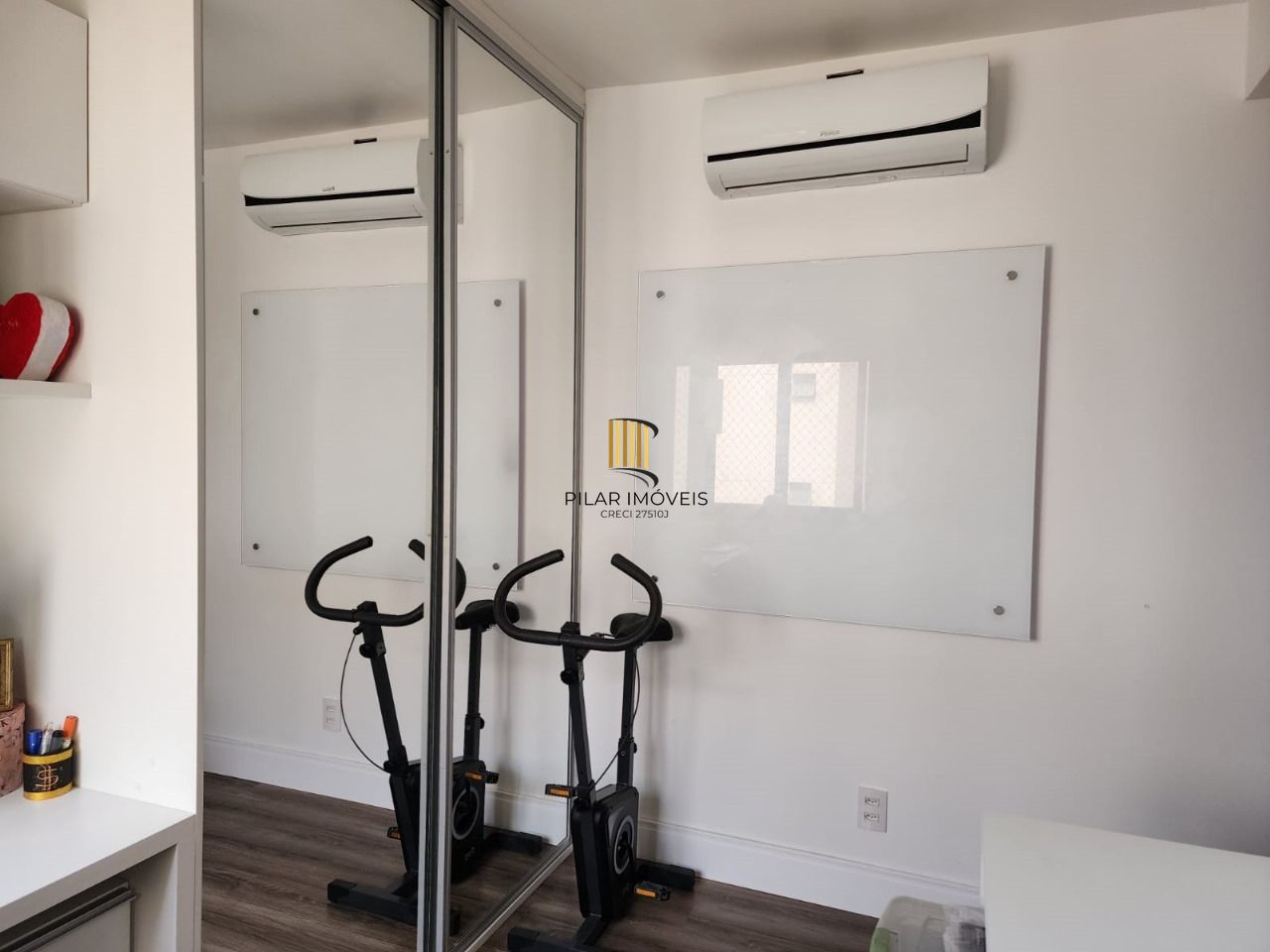 Apartamento com 03 quartos (01 suíte) e 02 Vagas no Bairro Cavalhada