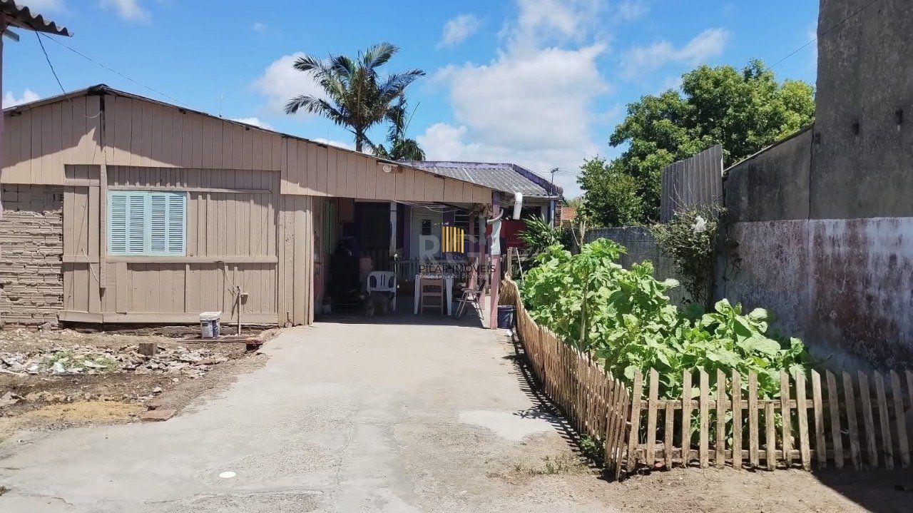 Terreno com 3 casas no pátio bairro  São Francisco TRAMANDAÌ/RS