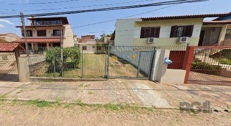 Casa de alvenaria com um quarto à venda no bairro Partenon, próximo à PUC, Aparicio, Bento Gonçalves e Salvador França, em Porto Alegre/RS