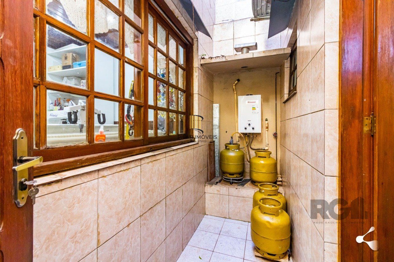 CASA, 4 DORMITÓRIOS, 3 SUÍTES, 2 VAGAS DE GARAGEM, BAIRRO IPANEMA, PORTO ALEGRE/RS