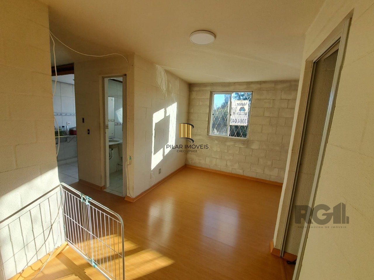 Apartamento semimobiliado de 2 dormitórios no bairro Vila Nova