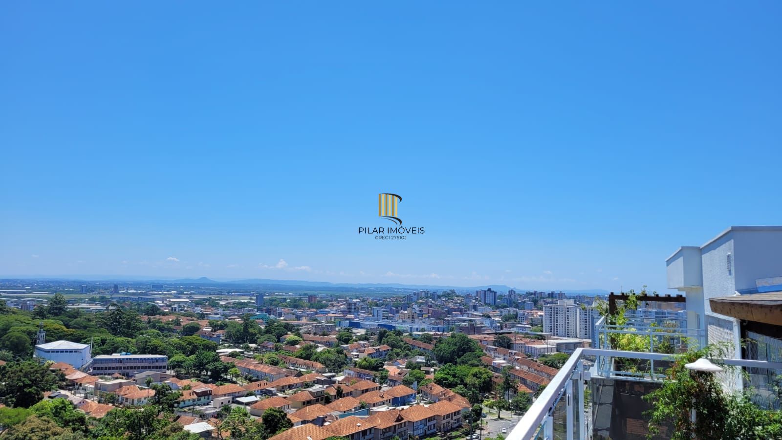 Cobertura com 157m2, 3 dormitórios no bairro Boa Vista.