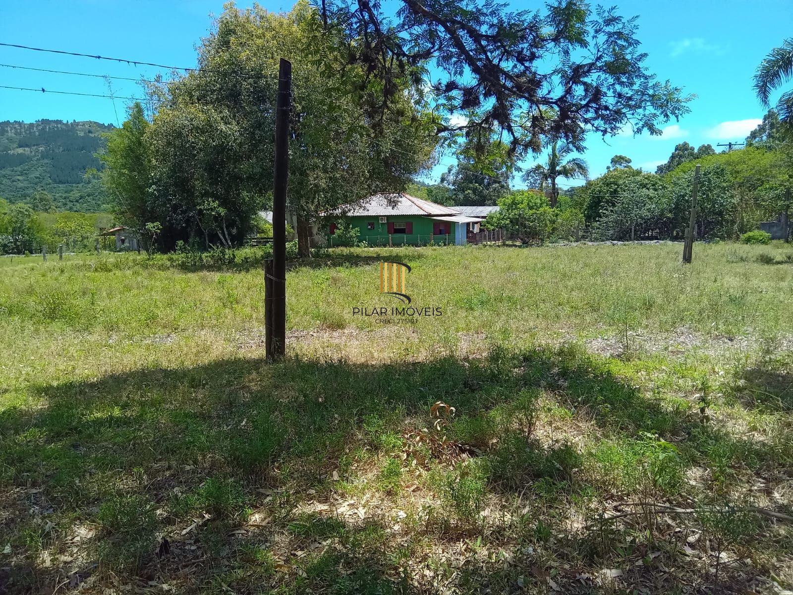 Sitio com 13 mil metros com casa !