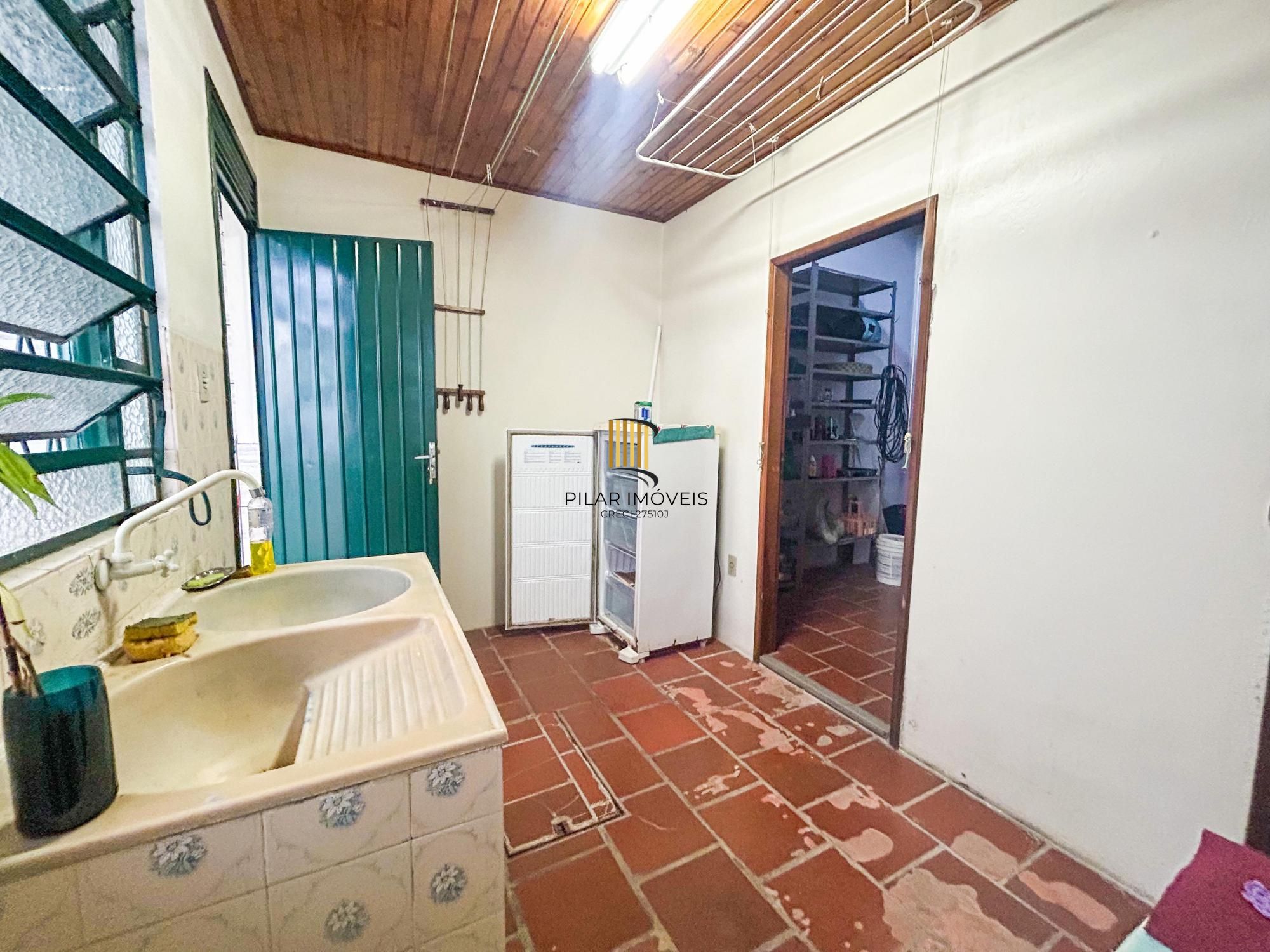 Casa Residencial com 3 Quartos, sendo 1 suíte e 3 Banheiros, no Bairro Santa Teresa em Porto Alegre, RS