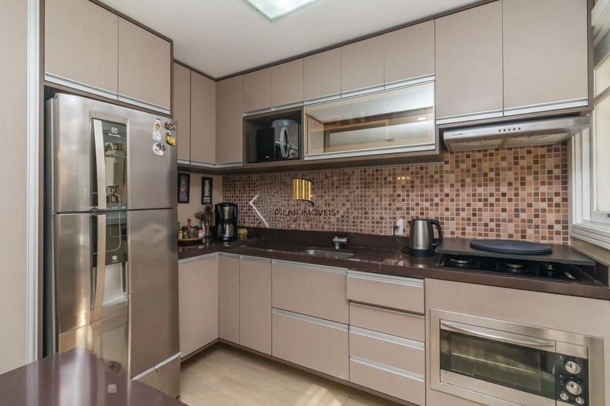 Casa com 03 quartos no Bairro de Ipanema em Porto Alegre/RS