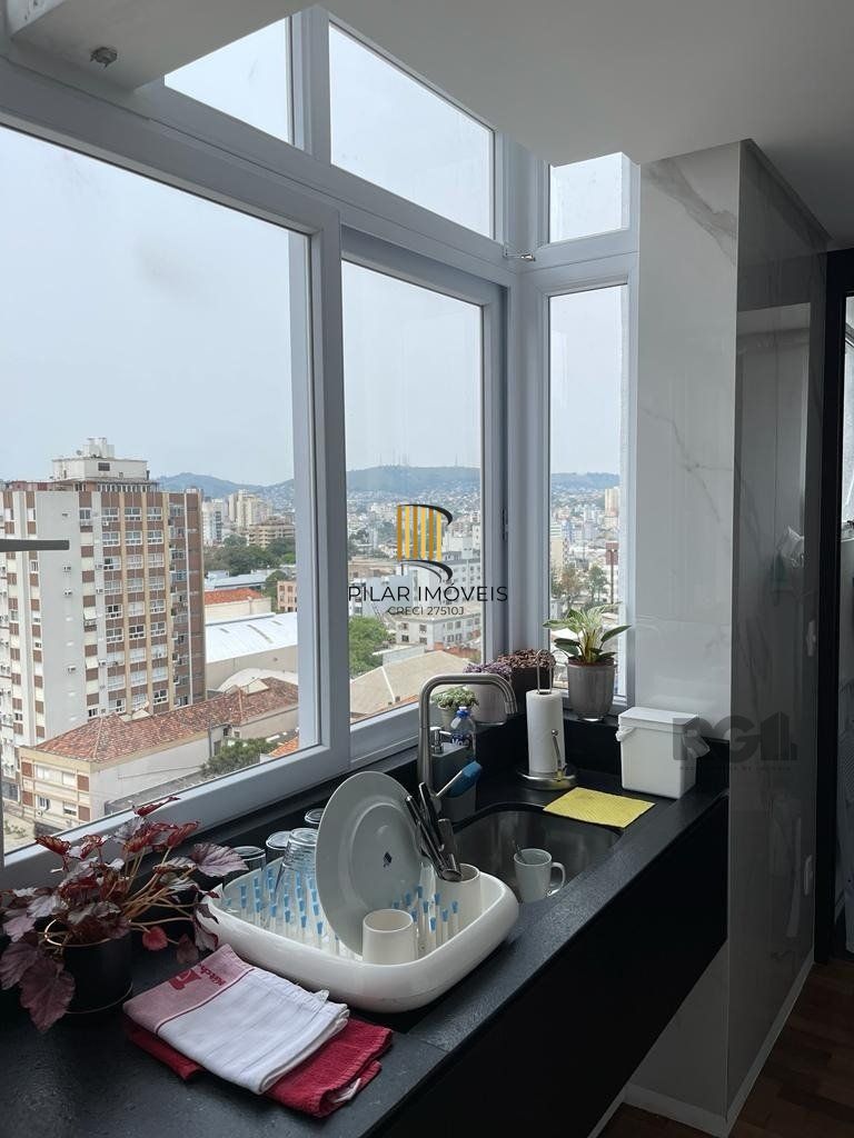 Apartamento a venda 2 dormitórios e uma suíte no bairro Rio Branco em Porto Alegre