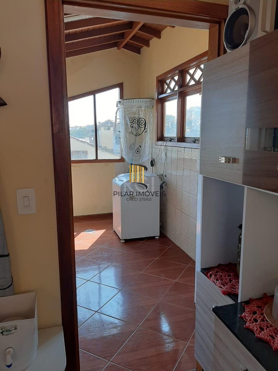 Casa para Venda - 274m², 3 dormitórios, sendo 1 suites, 3 vagas - Guarujá, Porto Alegre
