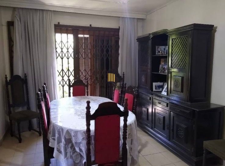 Casa Ampla no Jardim Carvalho com 4 dormitórios