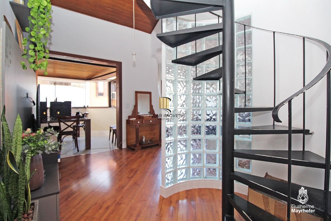 Cobertura para Venda - 217.04m², 3 dormitórios, sendo 1 suites, 2 vagas - Tristeza