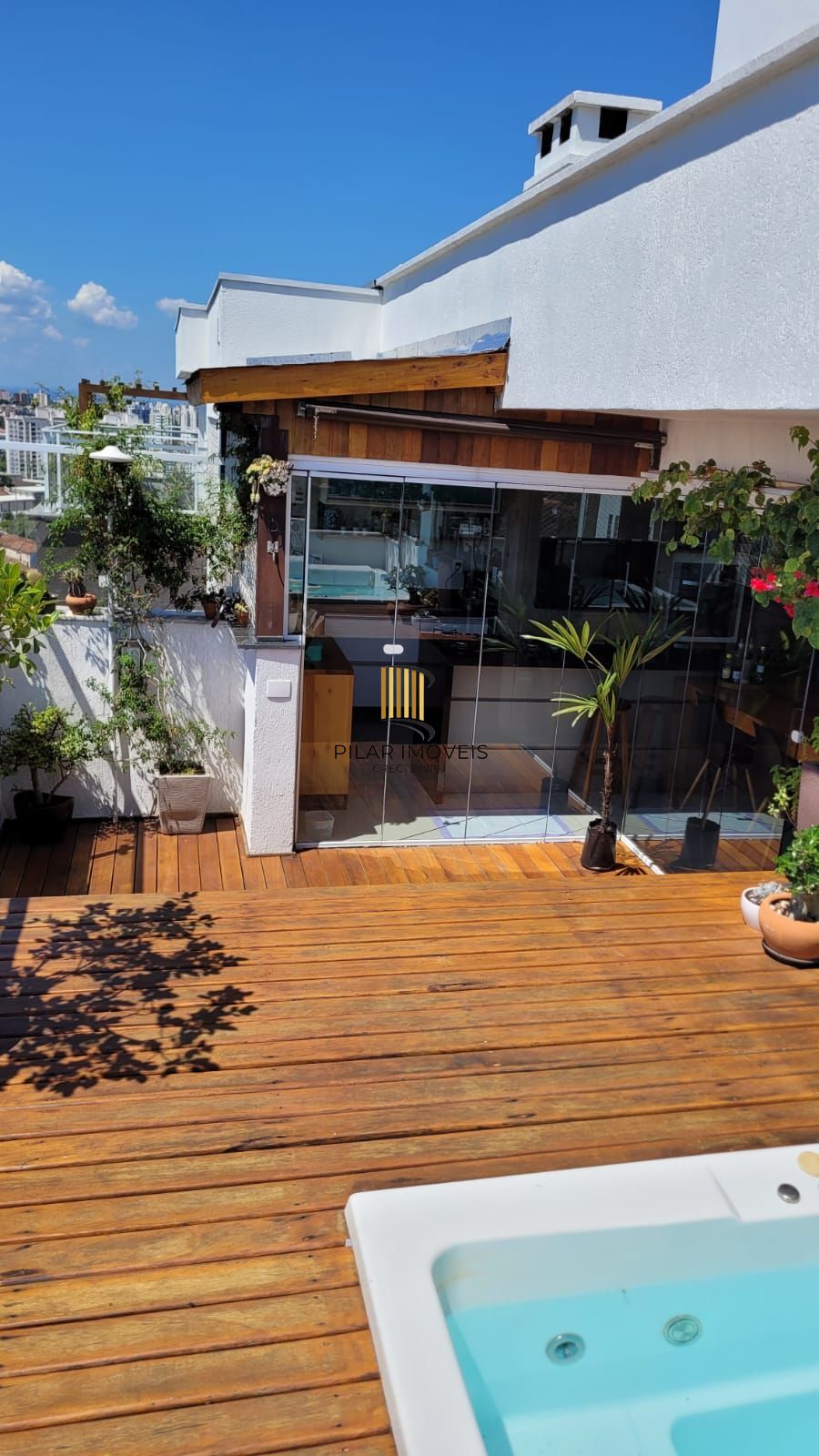 Cobertura com 157m2, 3 dormitórios no bairro Boa Vista.