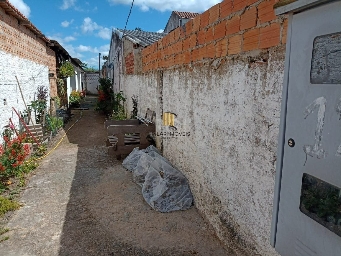 Casa 3 dormitórios, sendo 1 suites, 9 vagas - bairro Ponta Grossa Porto Alegre RS