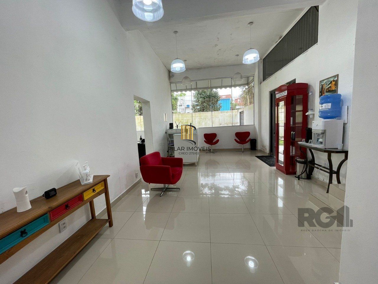 Prédio comercial 225m², com 5 lojas individuais, pé direito alto - ótima localização na Vila Conceição.