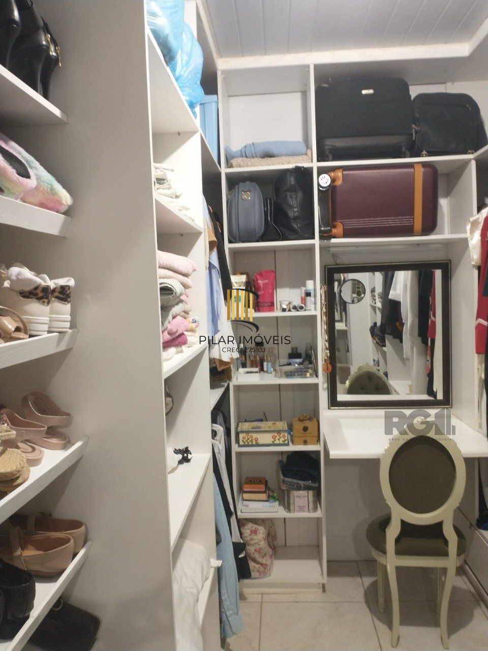 Casa de 155m² com 2 quartos, suíte, 2 vagas de garagem, no bairro Jardim Europa, Porto Alegre/RS