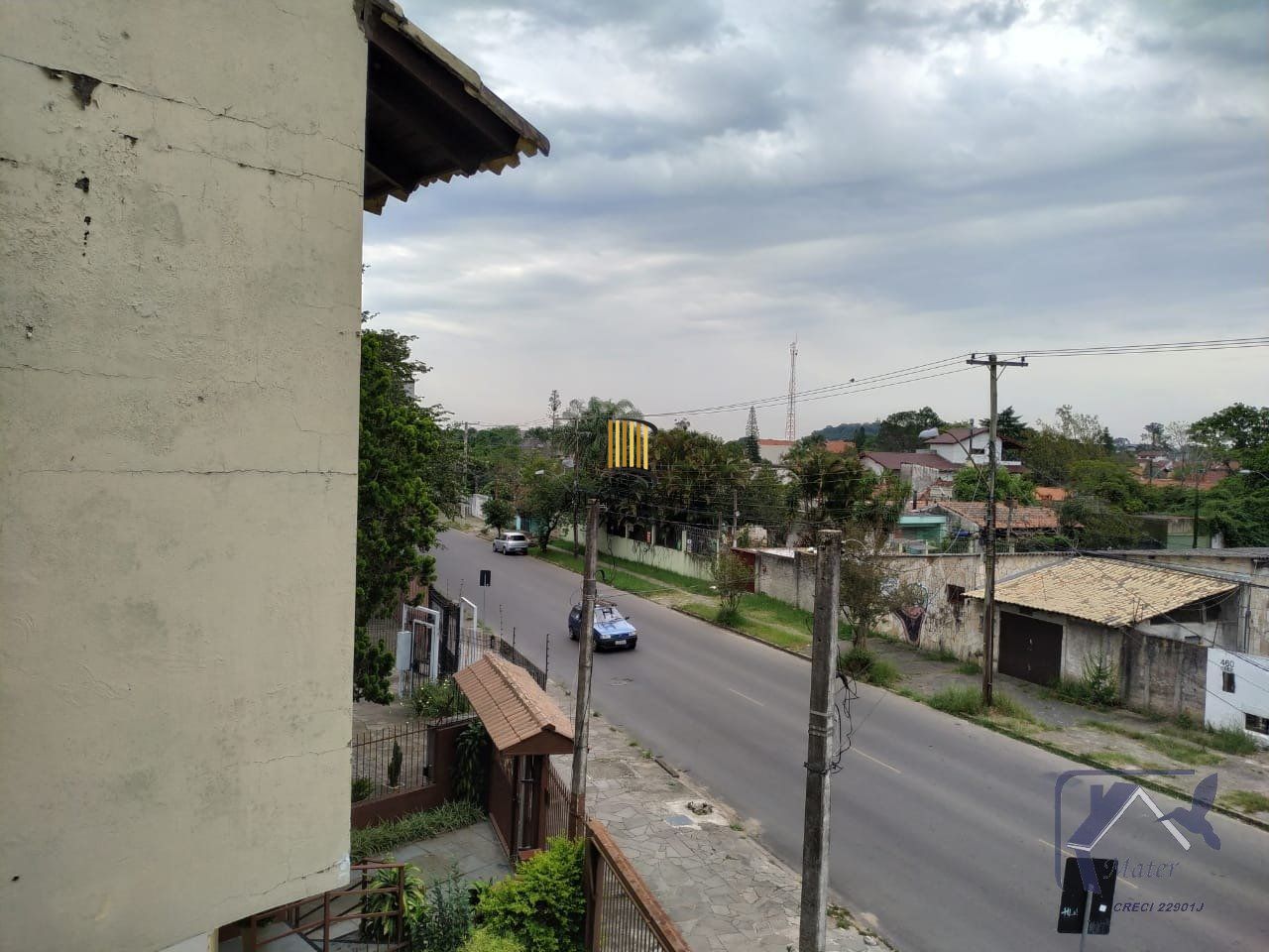 CASA COM 220m², 3 DORMITORIOS, SUITE, 4 VAGAS DE GARAGEM COBERTAS, BAIRRO IPANEMA, EM PORTO ALEGRE, RS