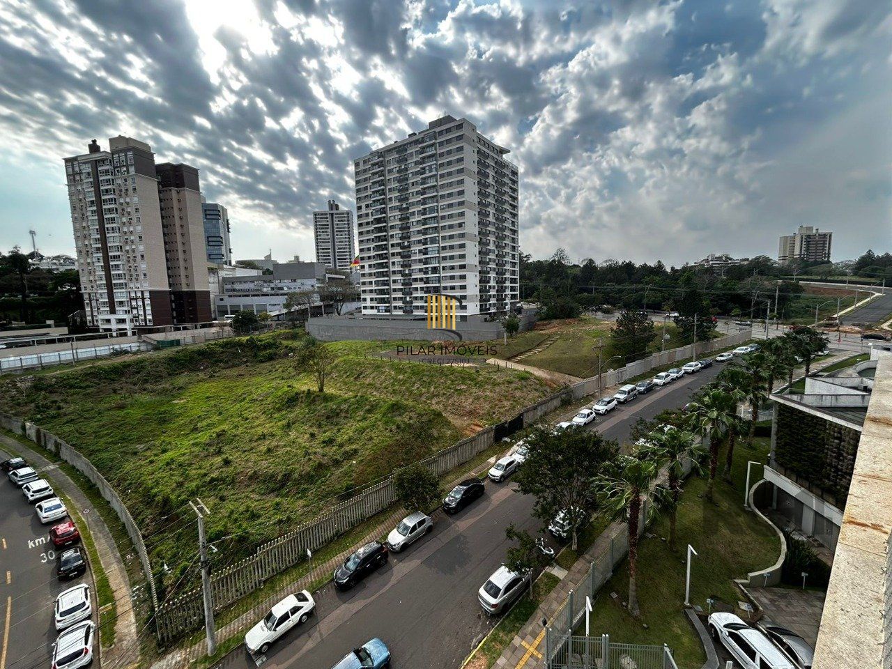 APARTAMENTO, 1 DORMITÓRIO, SACADA COM CHURRASQUEIRA, VAGA DE GARAGEM, BAIRRO PETRÓPOLIS, PORTO ALEGRE/RS