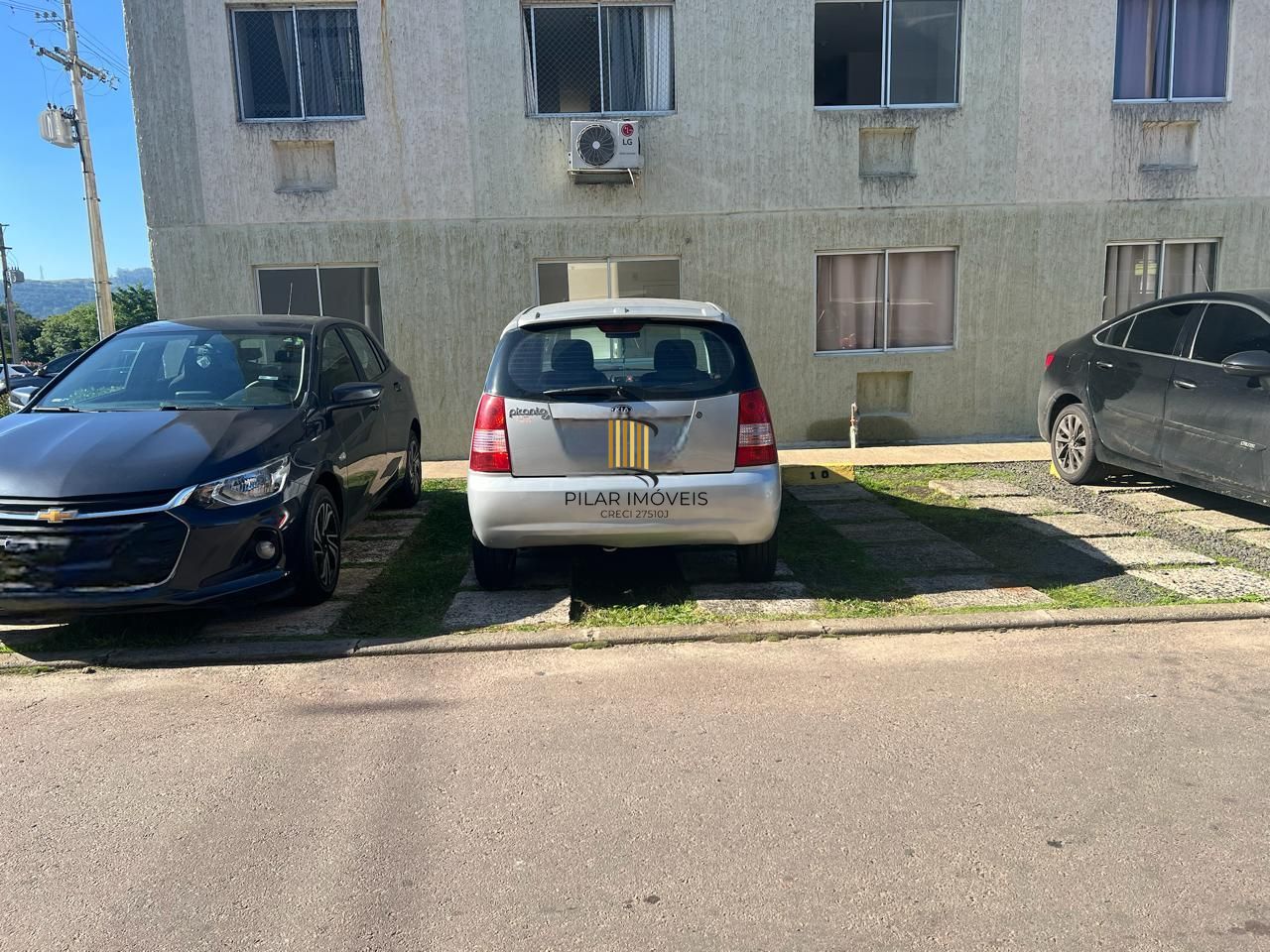 Apartamento 2 dormitórios com vaga no bairro Cavalhada.