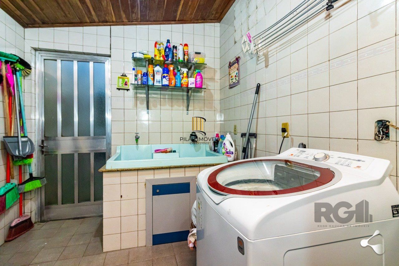 CASA, 4 DORMITÓRIOS, 3 SUÍTES, 2 VAGAS DE GARAGEM, BAIRRO IPANEMA, PORTO ALEGRE/RS