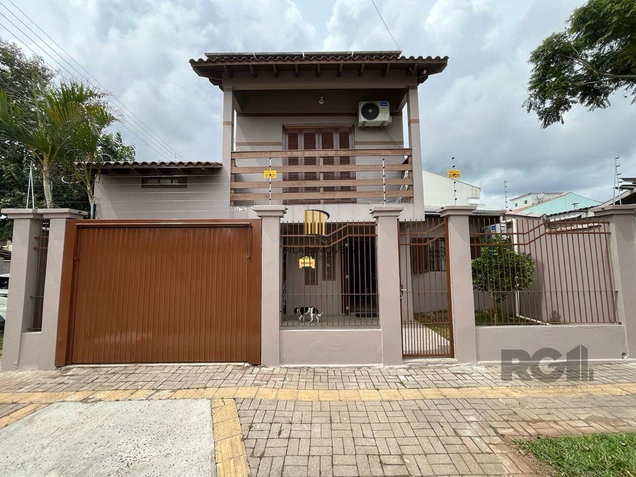 Sobrado a venda no bairro Mato Grande em Canoas - Pilar Imóveis