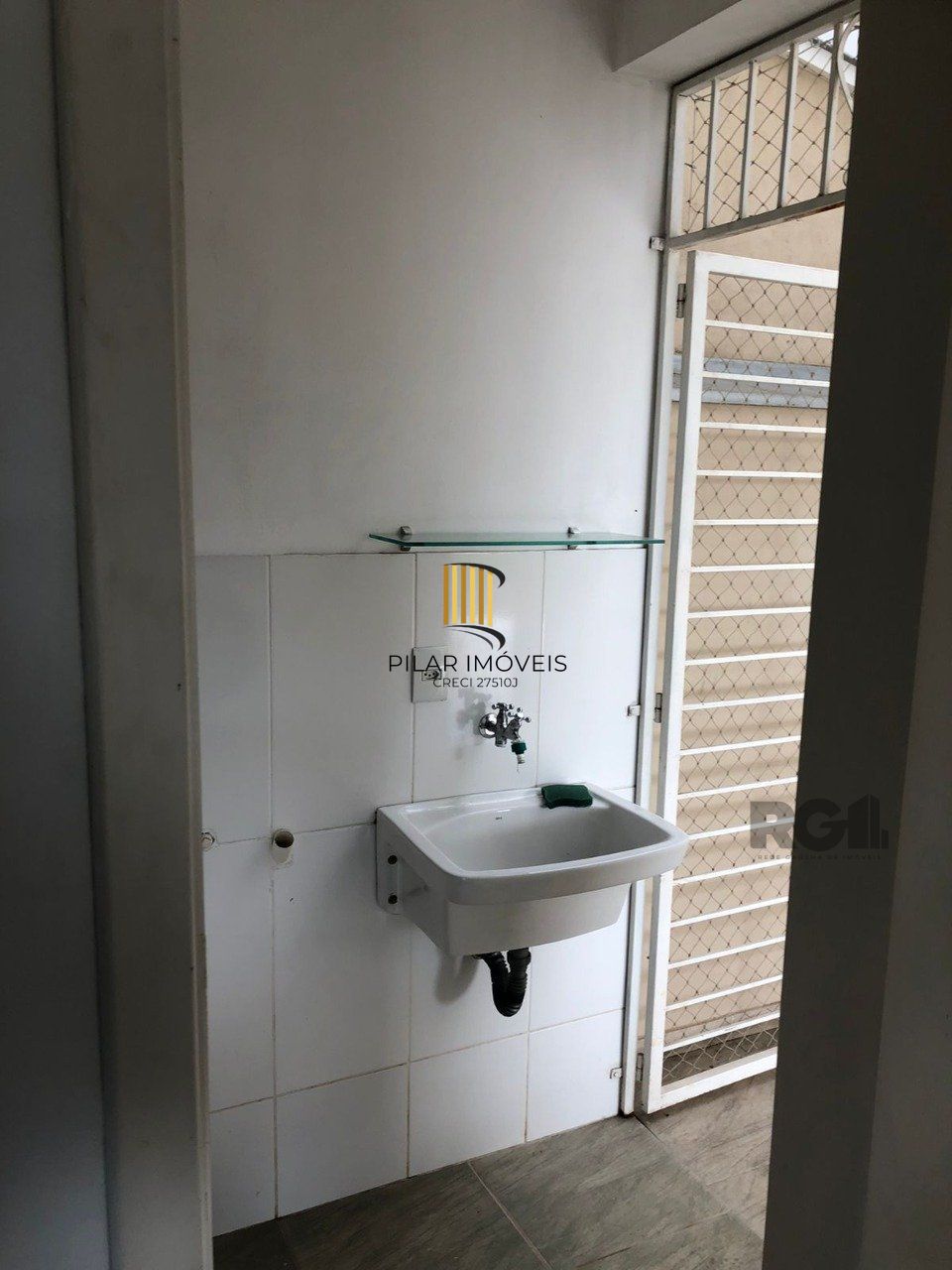 Casa Condominio 2 Dormitório(s) Bairro Nonoai