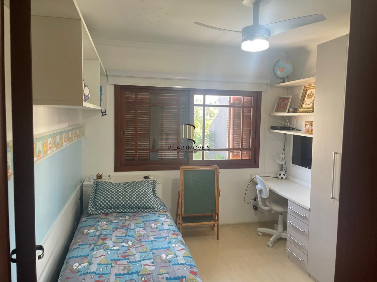 Casa em Condomínio com 03 quartos (01 suíte com closet) e 06 vagas no Ecoville