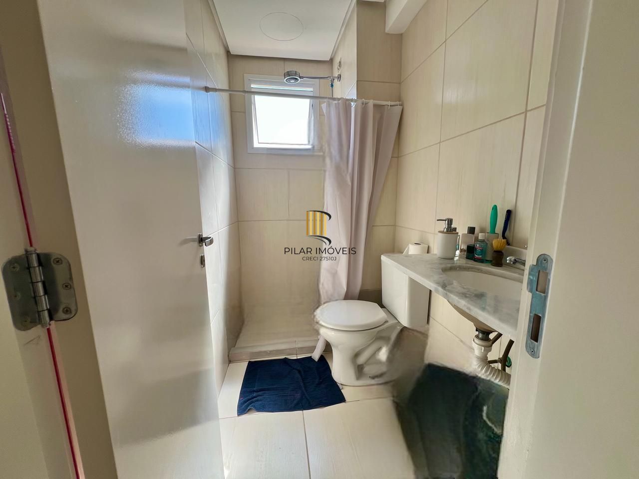 Apartamento no bairro Cavalhada 2 dormitórios , vaga coberta, portaria 24 horas.