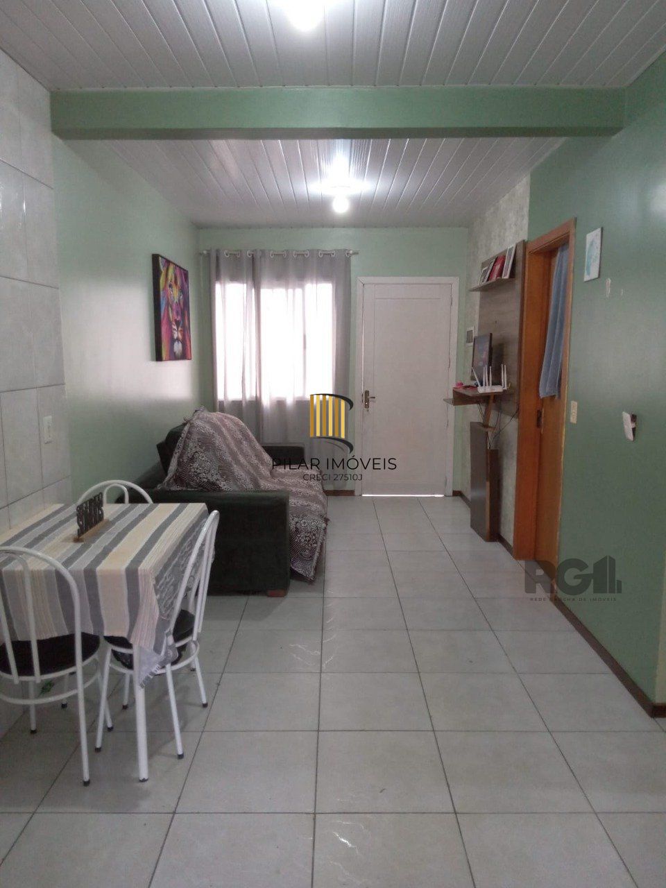 Casa com 2 quartos, 2 vagas de garagem, no bairro Fortuna, Sapucaia do Sul/RS